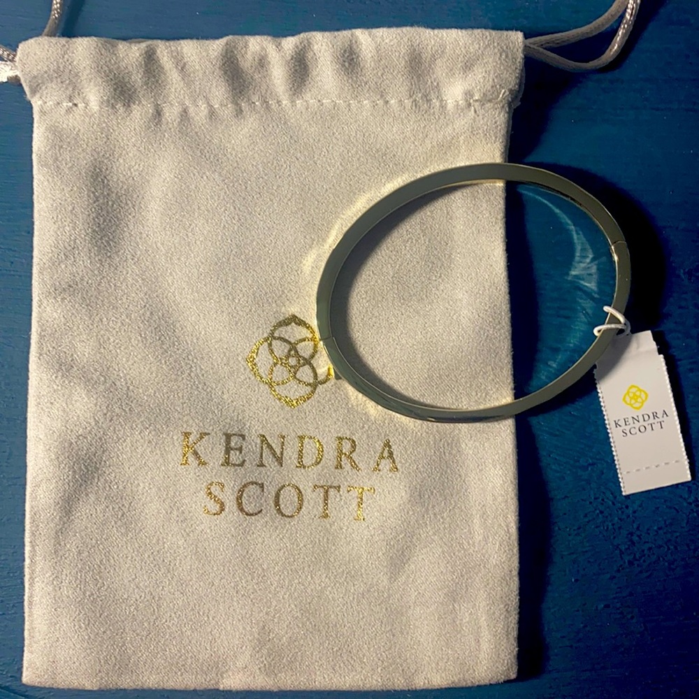 NWT Gold Kendra Scott bracelet